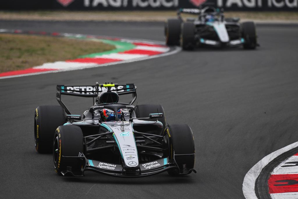 PG电子赏金女王-F1中国大奖赛落幕，梅奔车手安东内利夺得生涯正赛首冠